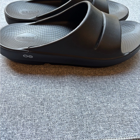 OOFOS Other - OOFOS OOahh Recovery Slide Men's Black M11 W13